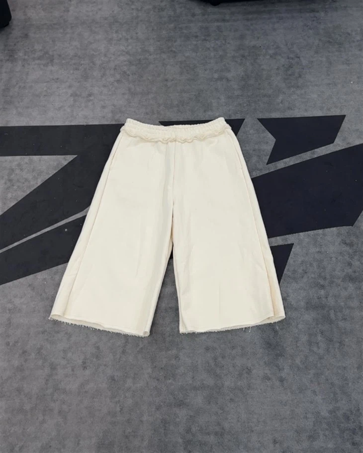 Mórdhíol OEM Cotton Shorts Uachtar Bán Ruffled Culottes Waist Leaisteacha Cos Leathan Kornit Priontáil DTG